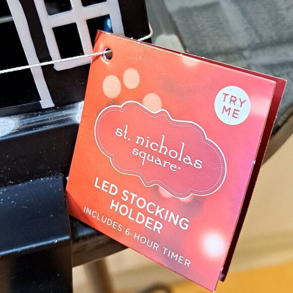 ST. NICHOLAS SQUARE' LED HOUSE STOCKING HOLDER FOR CHRISTMAS - NWT - Picture 5 of 6